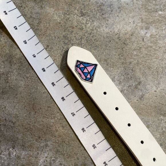 vintage y2k white faux leather nobo belt with embroidered designs - Picture 7 of 7